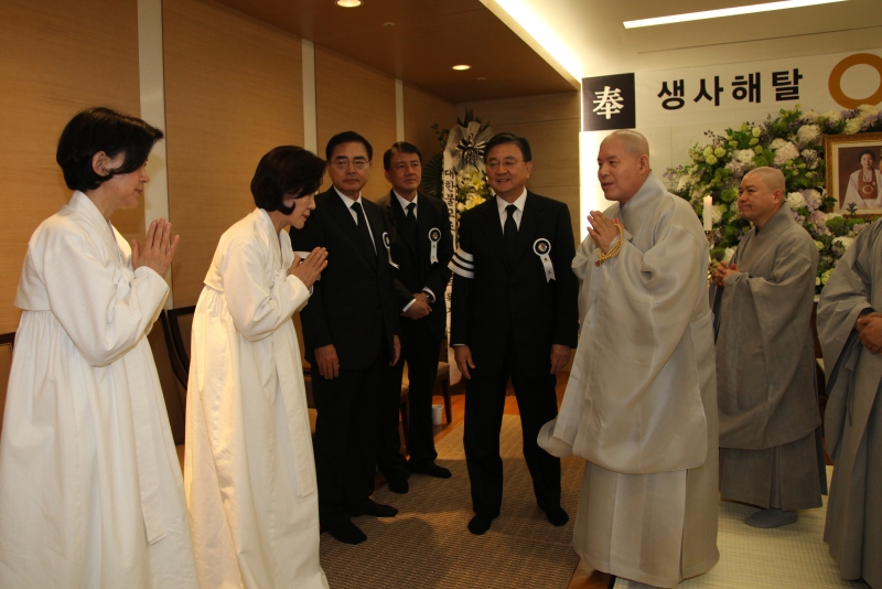2013.06.07_이건희 회장 장모상, 김윤남 여사 조문 (2)